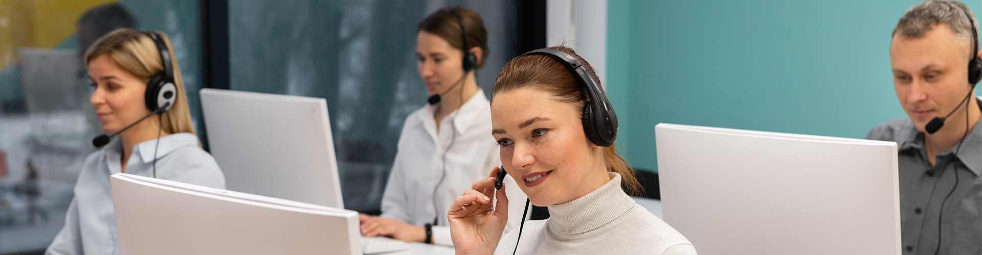 Tầm quan trọng của tai nghe chống ồn đối với hệ thống chăm sóc khách hàng